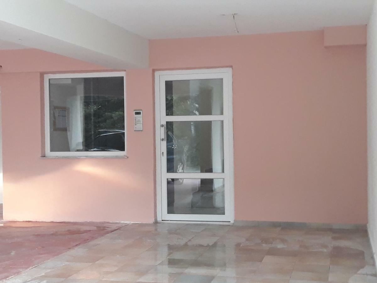 Tassos Apartment เนอา มิคานิโอนา ภายนอก รูปภาพ