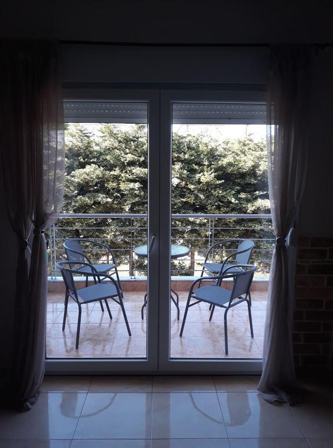 Tassos Apartment เนอา มิคานิโอนา ภายนอก รูปภาพ